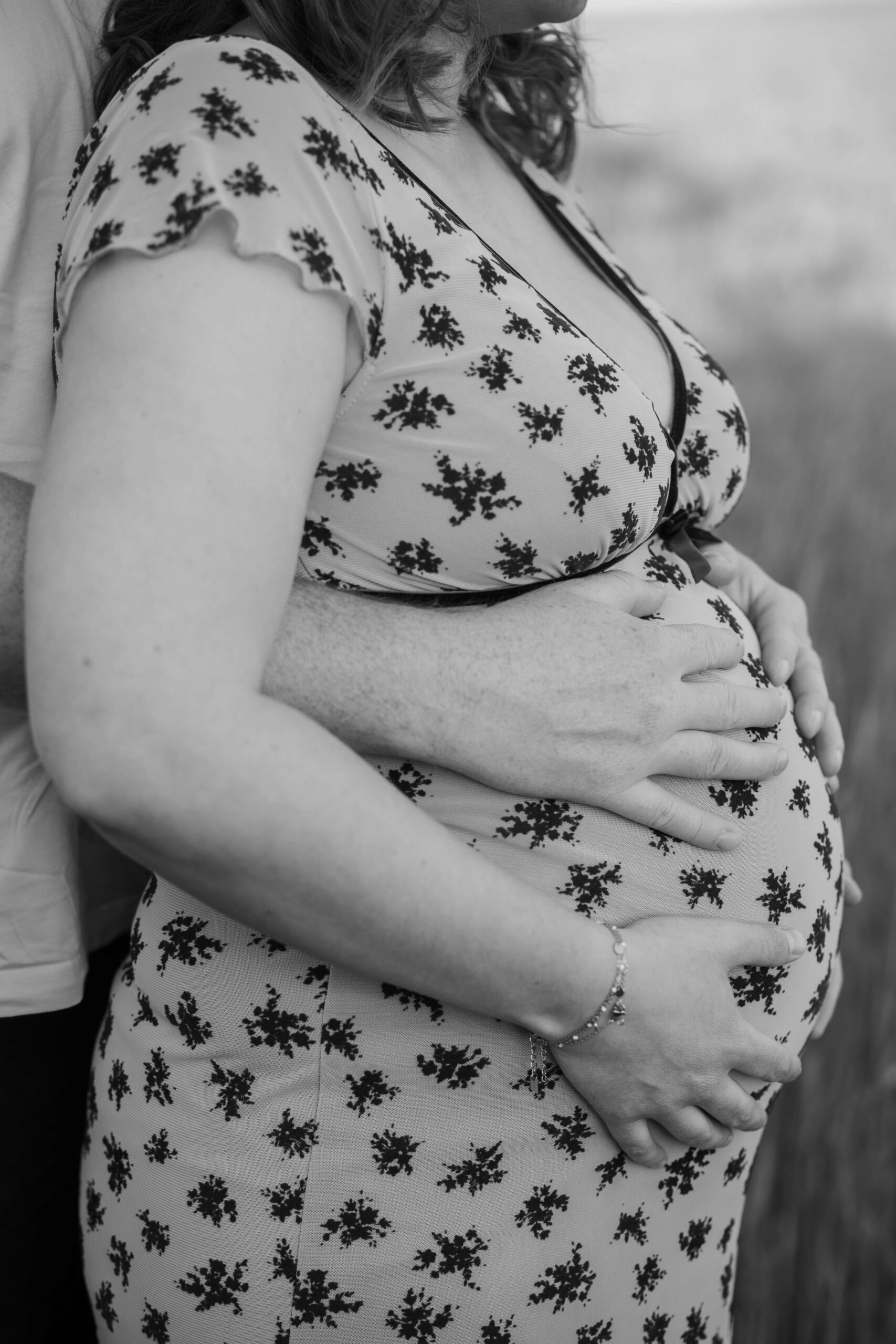 Mai 2025 Babybauchshooting TineNiki 16 scaled Hochzeitsfotograf Bonn & europaweit